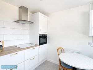 Kitchen- click for photo gallery